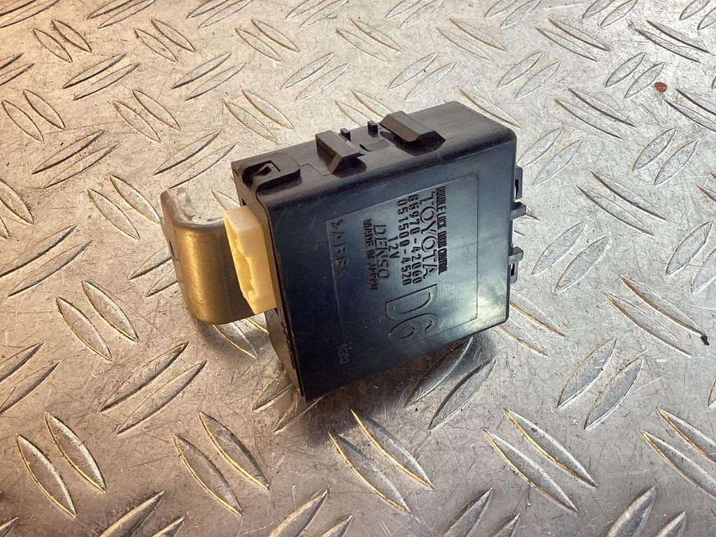 Door central lock control unit/module – Lexus NX (2021-)