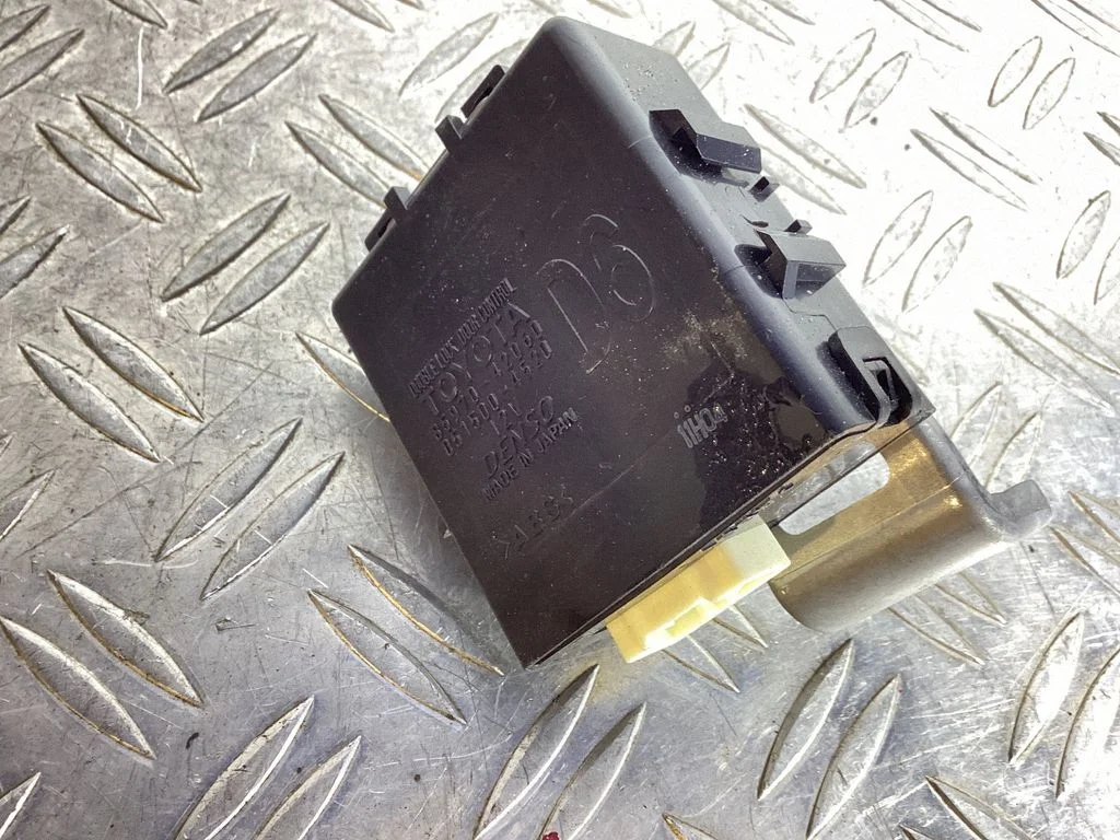Door central lock control unit/module – Lexus NX (2021-)