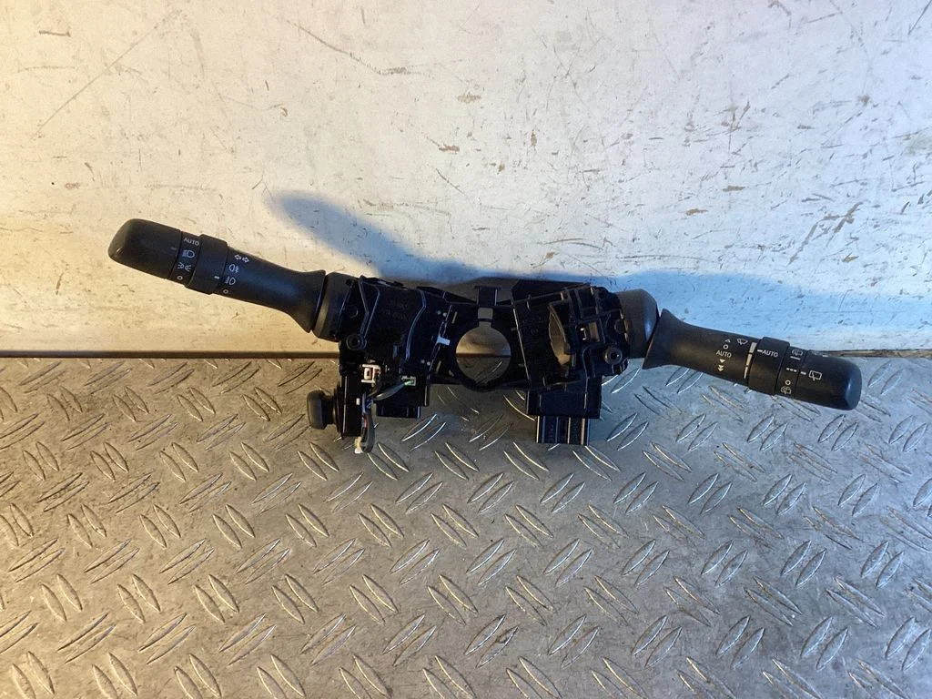 Wiper turn signal indicator stalk/switch – Toyota Land Cruiser (J150) (2009-)