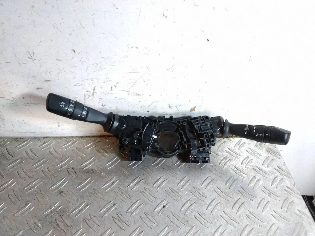 Wiper turn signal indicator stalk/switch – Toyota RAV 4 (XA40) (2012-2018)