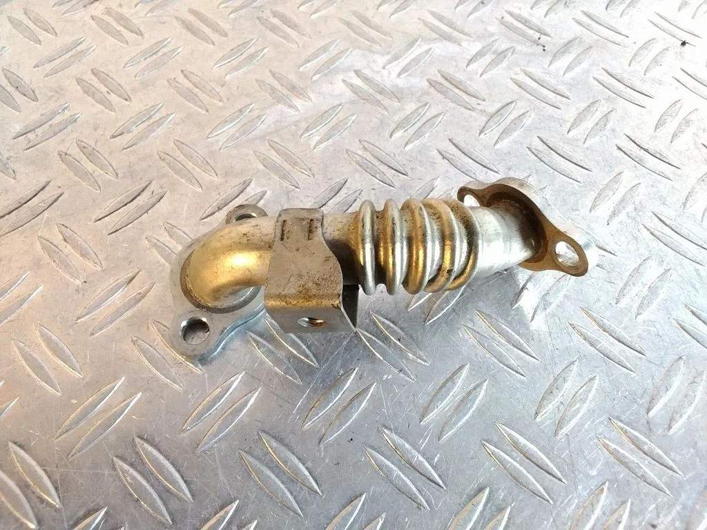 EGR-klapi toru (-d)/ voolik (-ud) – Toyota Land Cruiser (J200) (2008-)