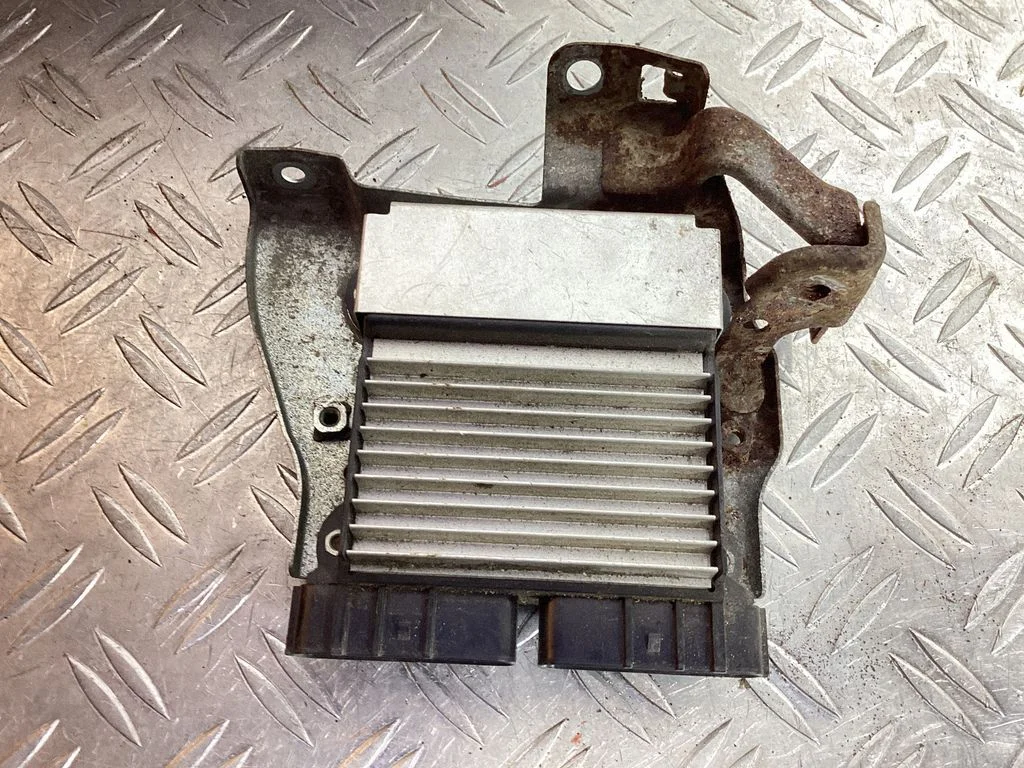 Central body control module – Toyota Land Cruiser (J200) (2008-)