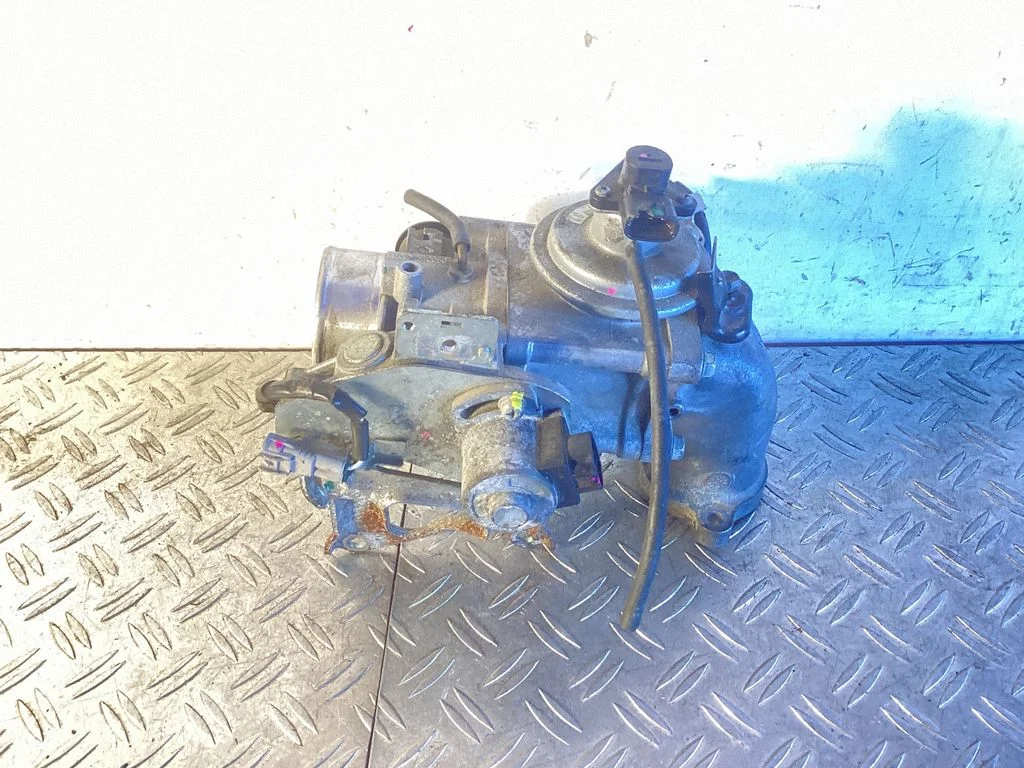 Throttle valve – Toyota Land Cruiser (J150) (2009-)