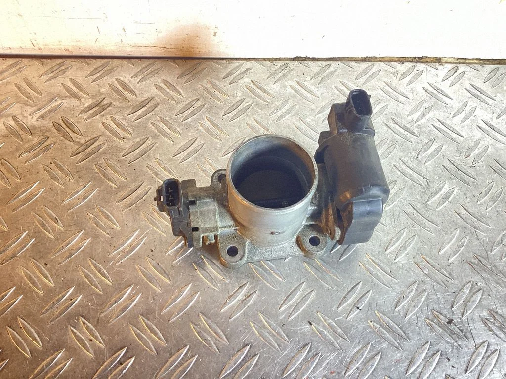 Throttle valve – Toyota Land Cruiser (J200) (2008-)