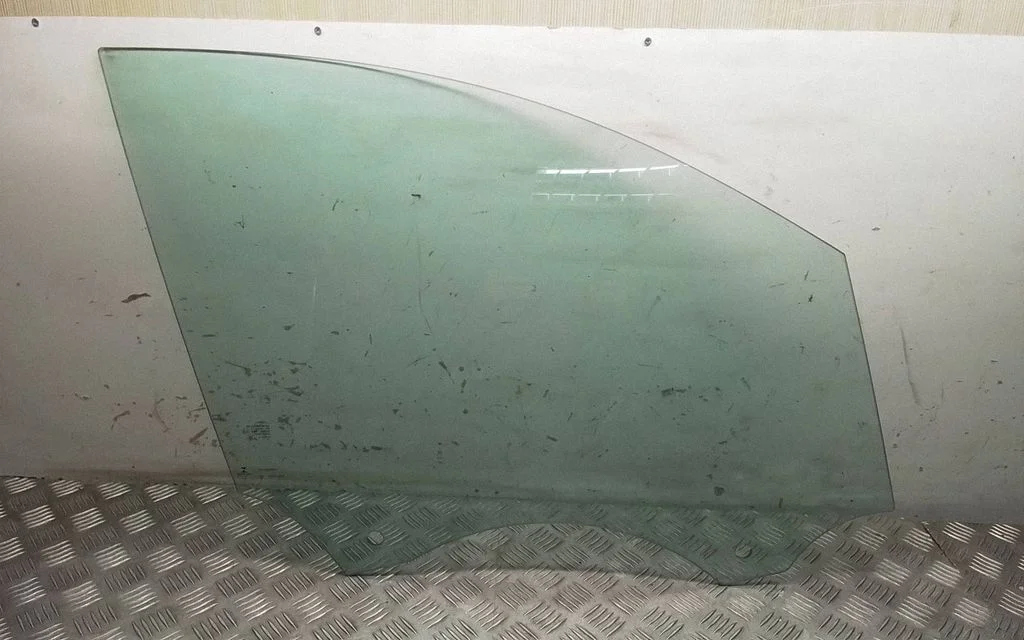Front door window glass four-door – Porsche Macan (95B) (2019-)