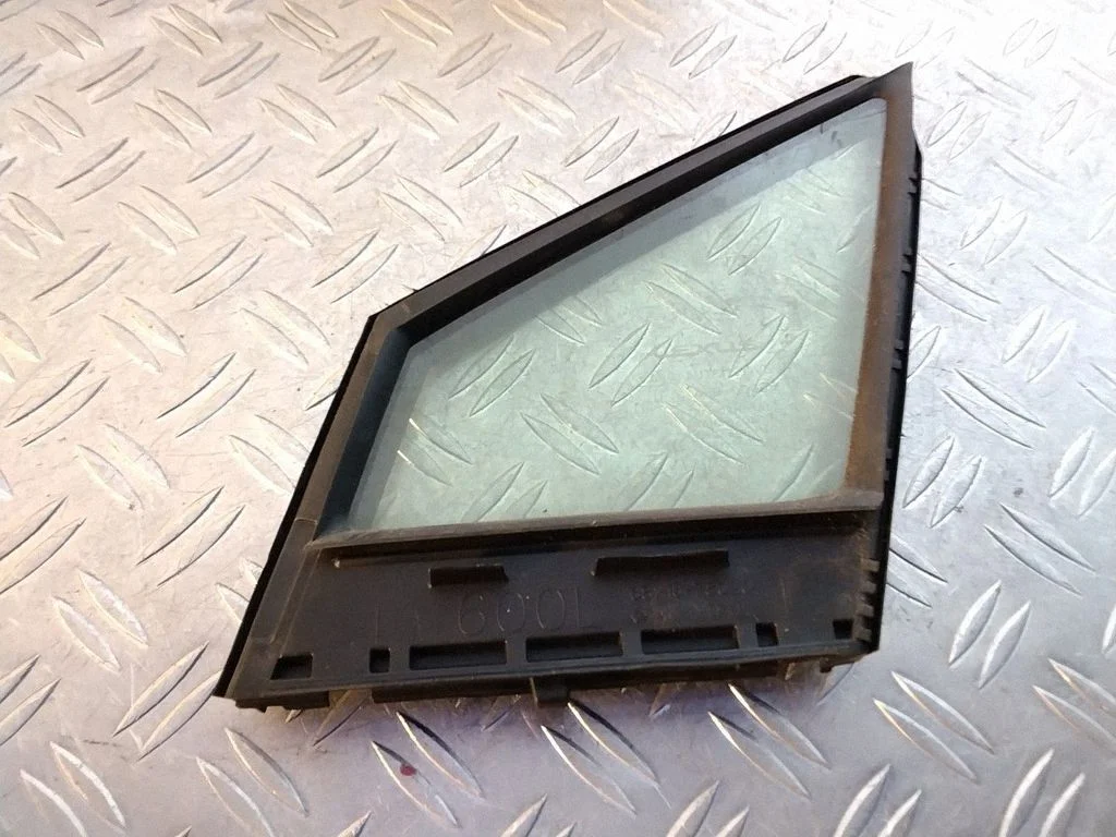Front door vent window glass four-door – Lexus NX (2014-2021)
