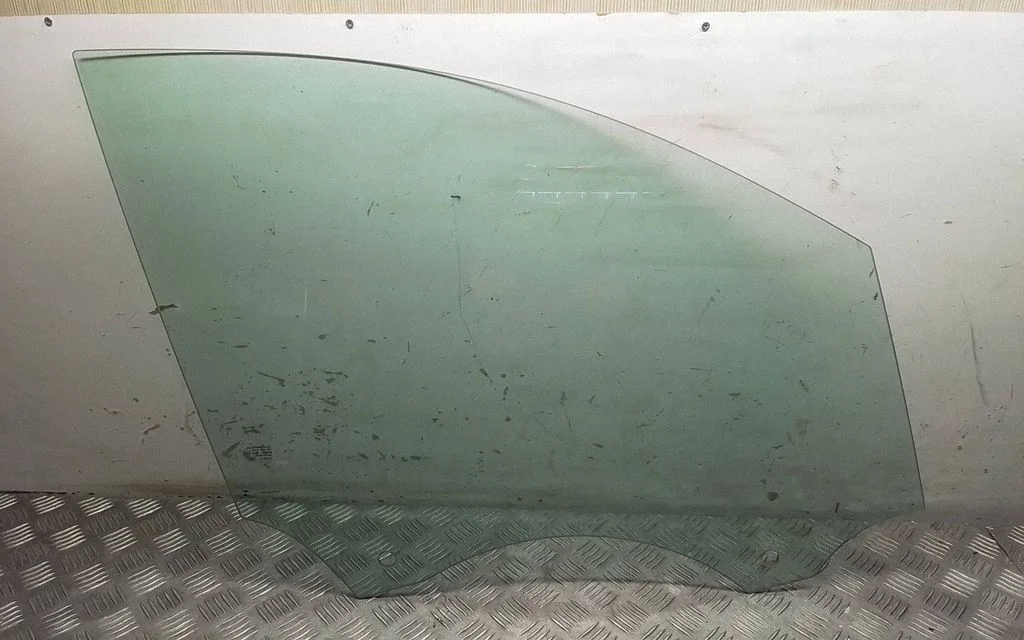 Front door window glass four-door – Porsche Macan (95B) (2019-)