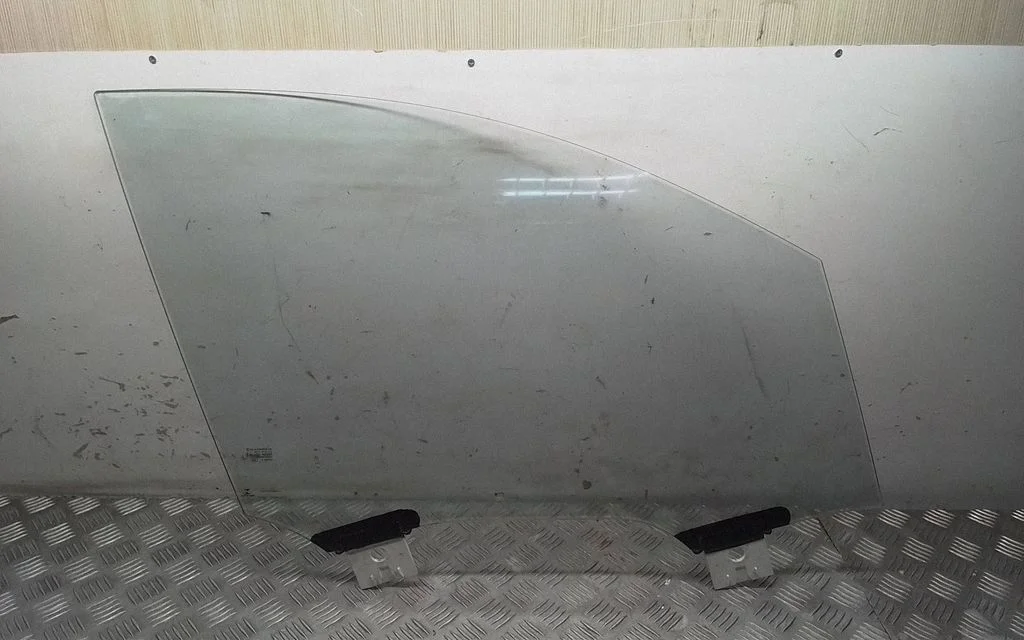 Front door window glass four-door – Porsche Macan (95B) (2019-)