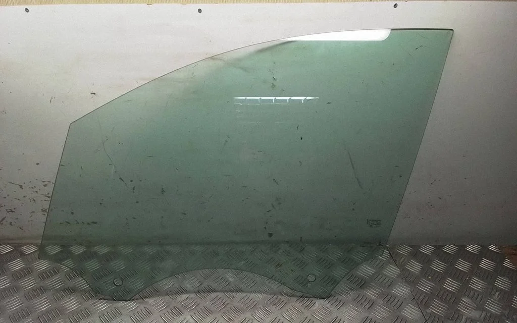 Front door window glass four-door – Porsche Macan (95B) (2019-)