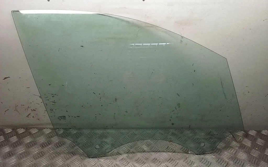 Front door window glass four-door – Porsche Macan (95B) (2019-)