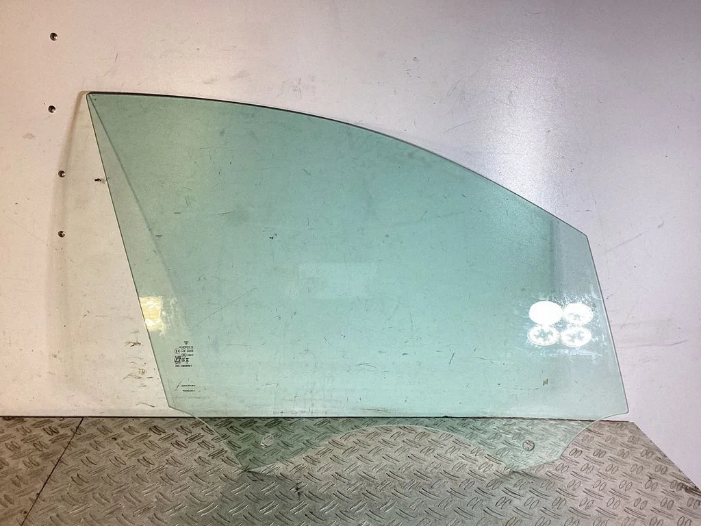 Front door window glass four-door – Porsche Macan (95B) (2019-)