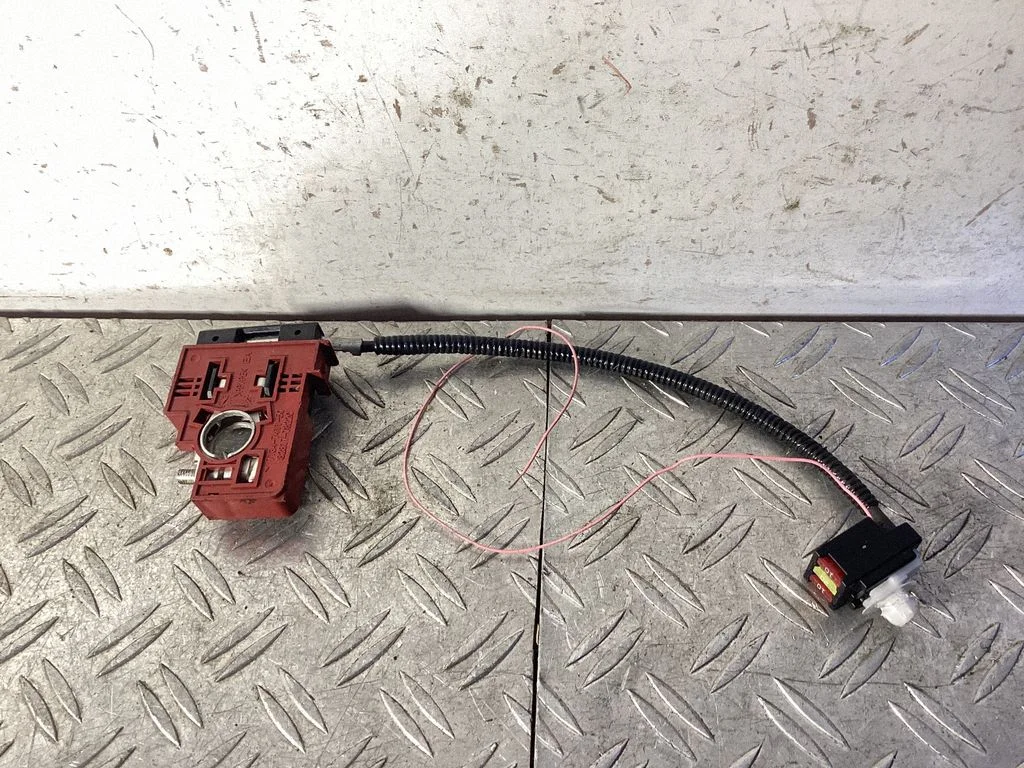 Positive cable (battery) – Lexus NX (2014-2021)
