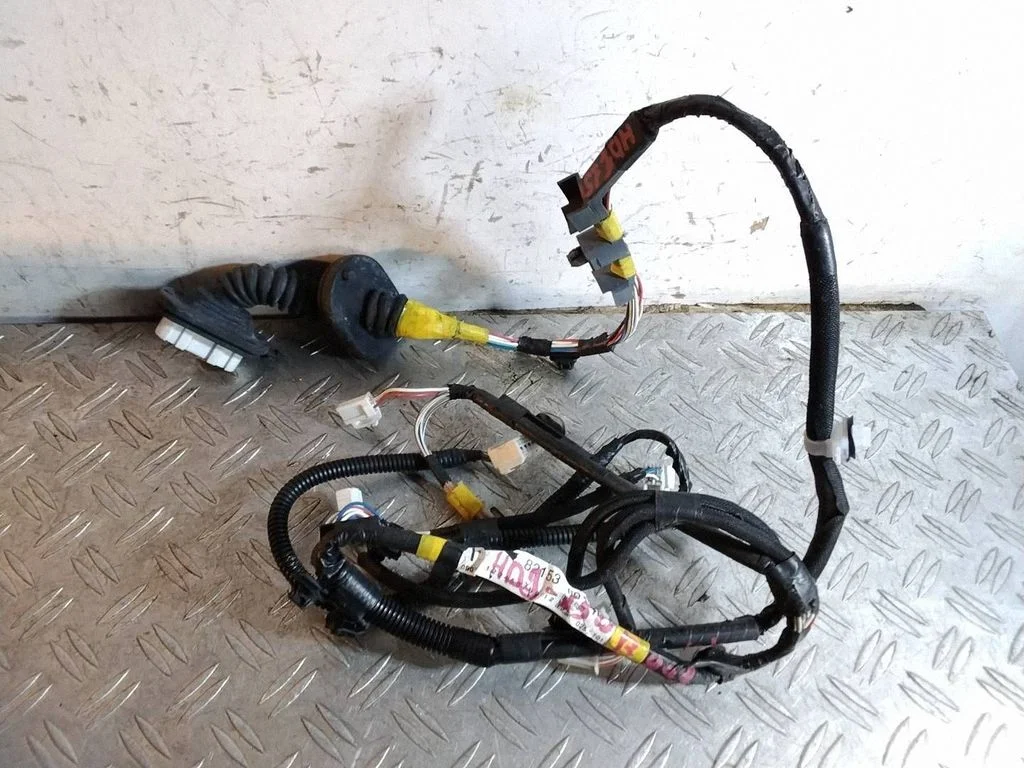 Tagaukse juhtmestik – Toyota Land Cruiser (J150) (2009-)