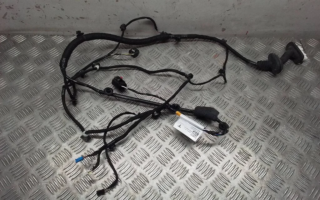 Rear door wiring loom – Tesla Model Y (2020-)