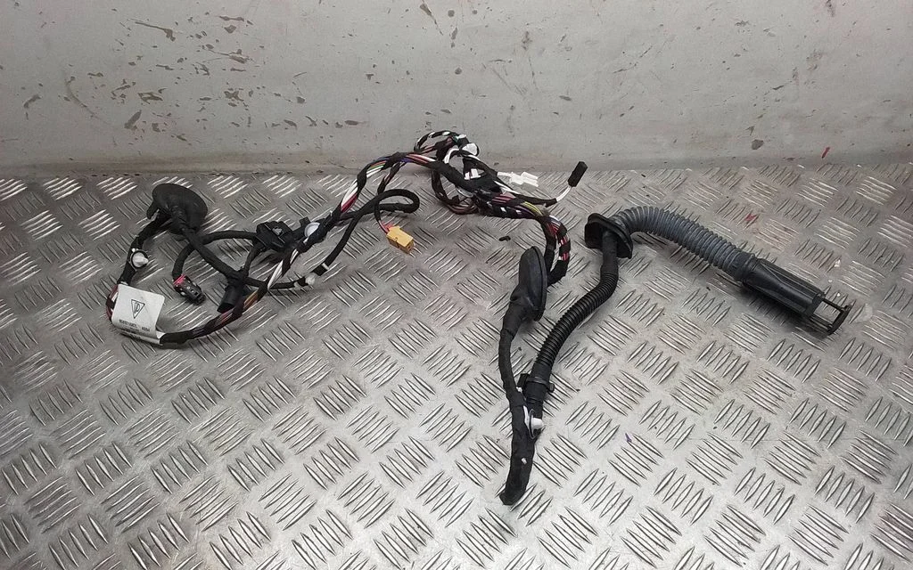 Rear door wiring loom – Porsche Macan (95B) (2019-)