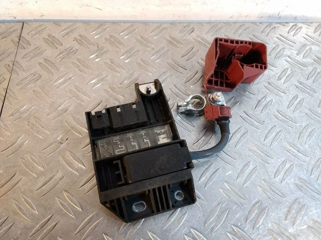 Positive wiring loom – Lexus GS 250 350 300H 450H (2013-)