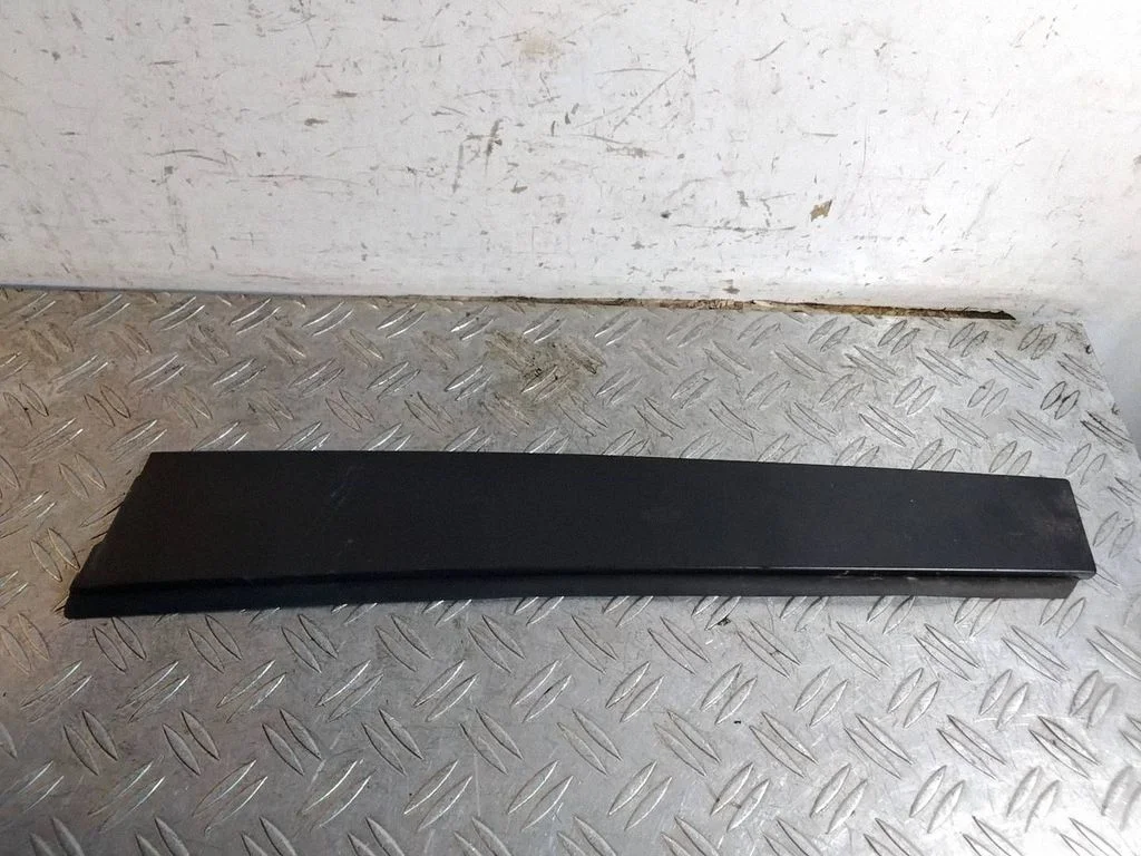 Tagaukse liist (mold) – Toyota Land Cruiser (J150) (2009-)