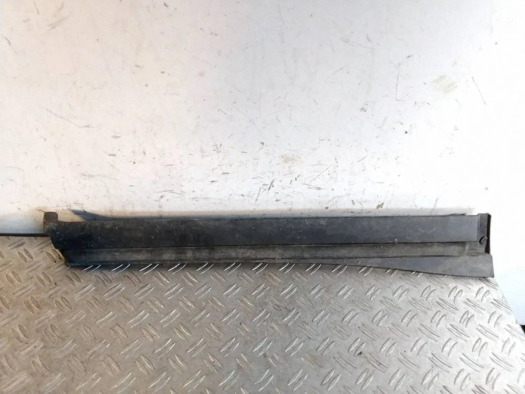 Tagaukse liist (mold) – Lexus RX III (2008-2015)