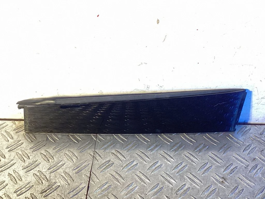 Tagaukse liist (mold) – Lexus IS III XE30 (2013-2020)