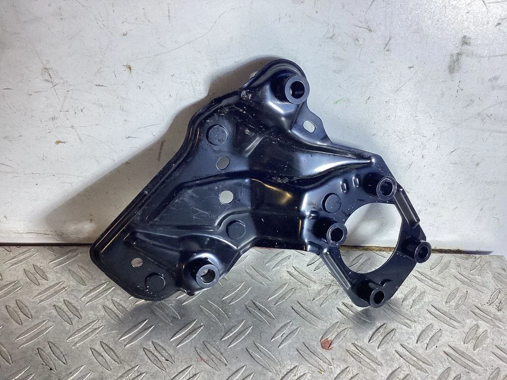Accelerator throttle pedal bracket – Lexus NX (2021-)