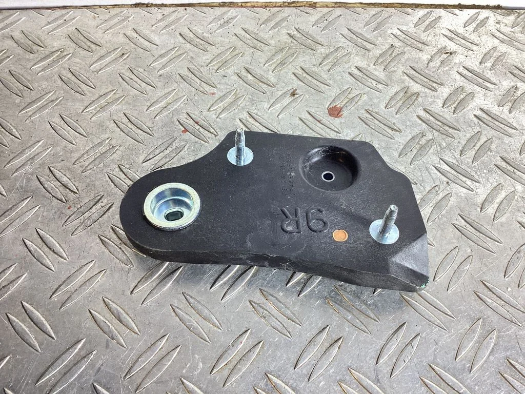 Accelerator throttle pedal bracket – Lexus GS 250 350 300H 450H (2013-)