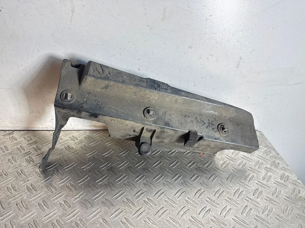 Rear bumper corner part panel trim