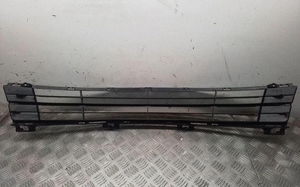Front grill GS1D501T1