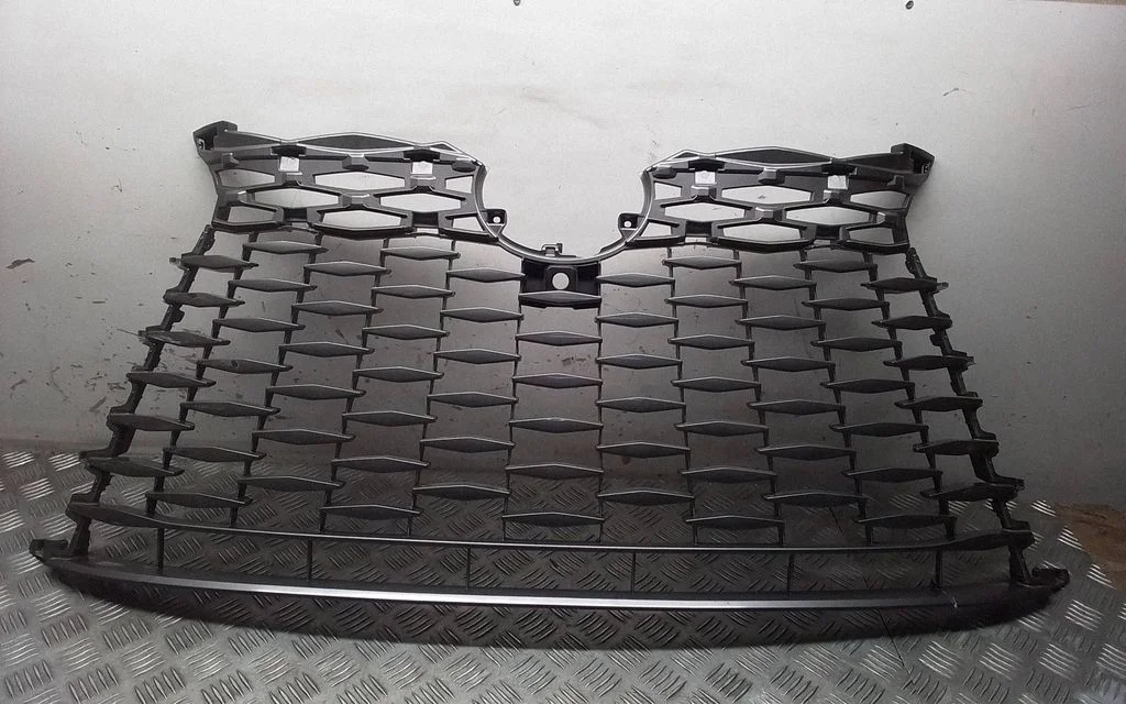 Front grill – Lexus RX 450H (2016-)