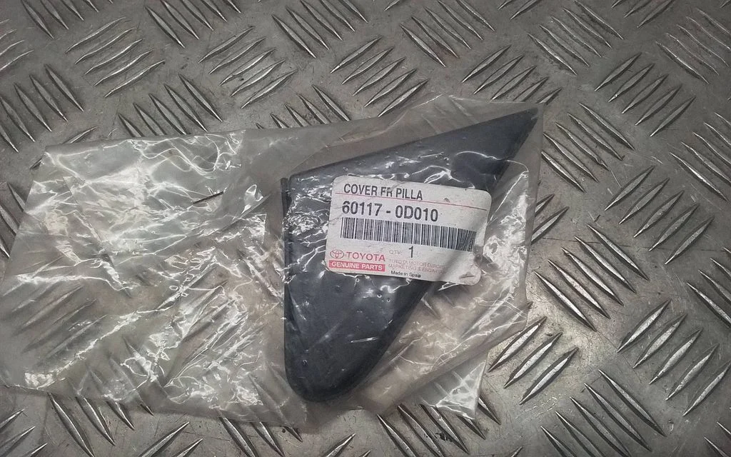 Obudowa lusterka – Toyota Yaris Verso (1999-2005)