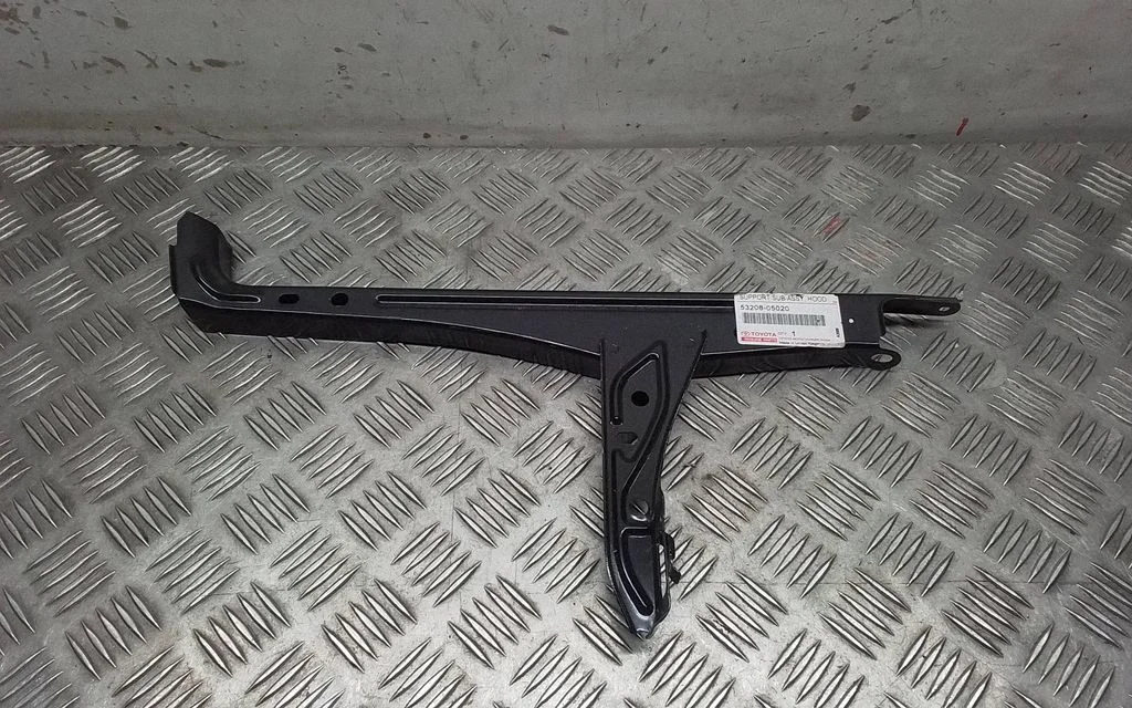 Radiator support slam panel bracket – Toyota Avensis T250 (2003-2006)