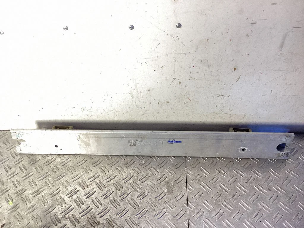 Radiator support slam panel bracket – Tesla Model Y (2020-)