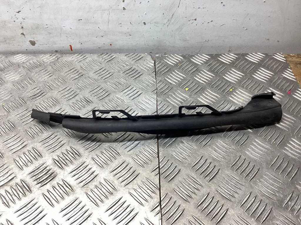 Under headlight/headlamp trim – Mercedes-Benz ML-Class W166 (2012-2017)