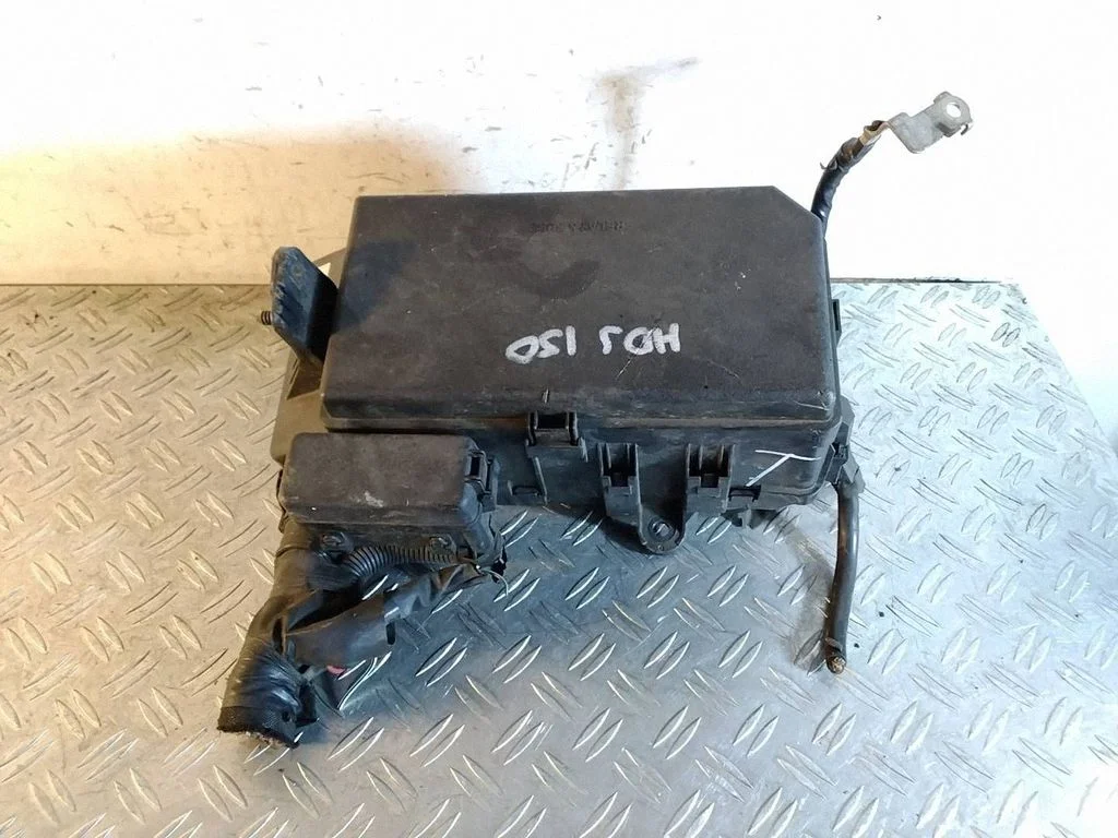 Fuse module – Toyota Land Cruiser (J150) (2009-)
