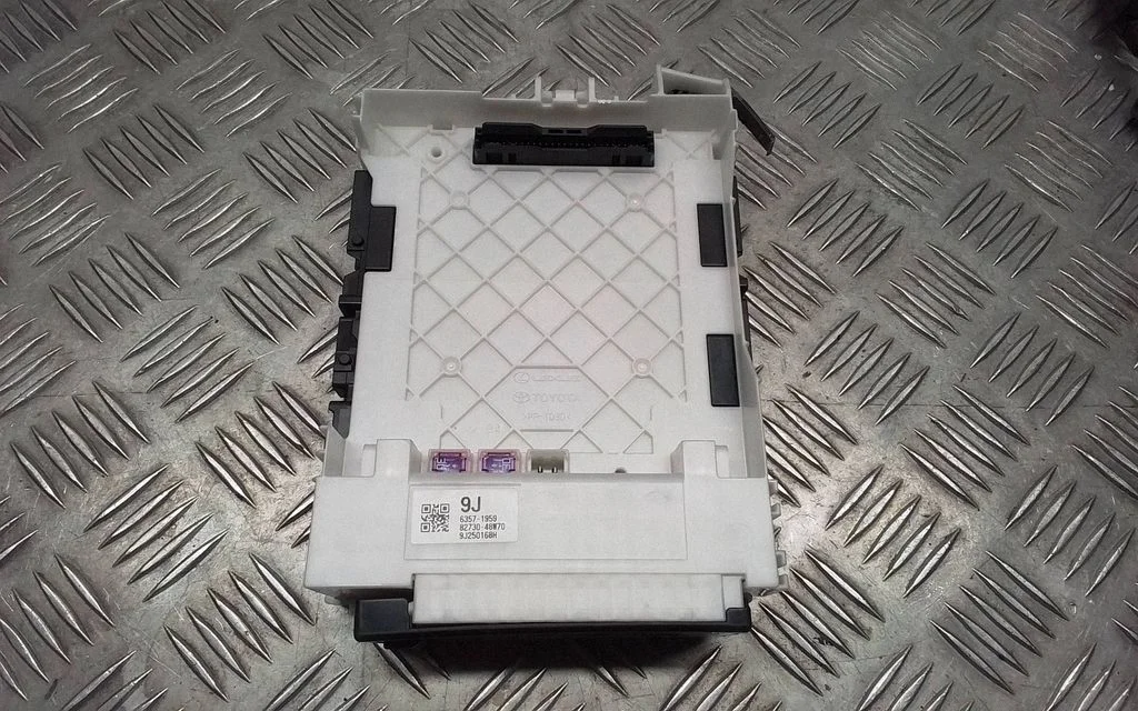 Fuse module – Lexus RX 450H (2016-)