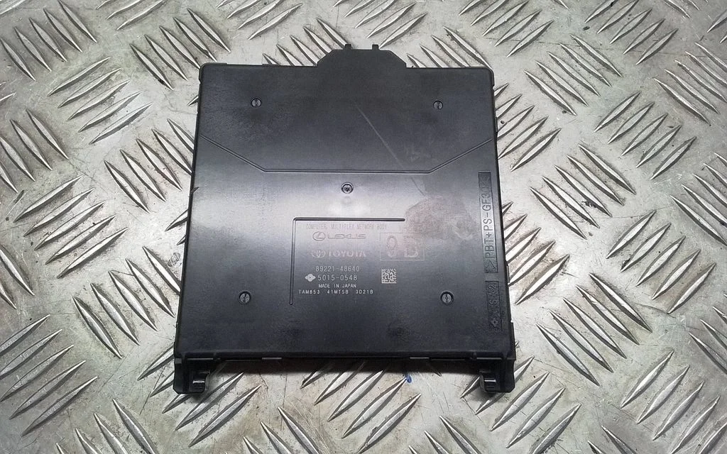 Fuse module – Lexus RX 450H (2016-)