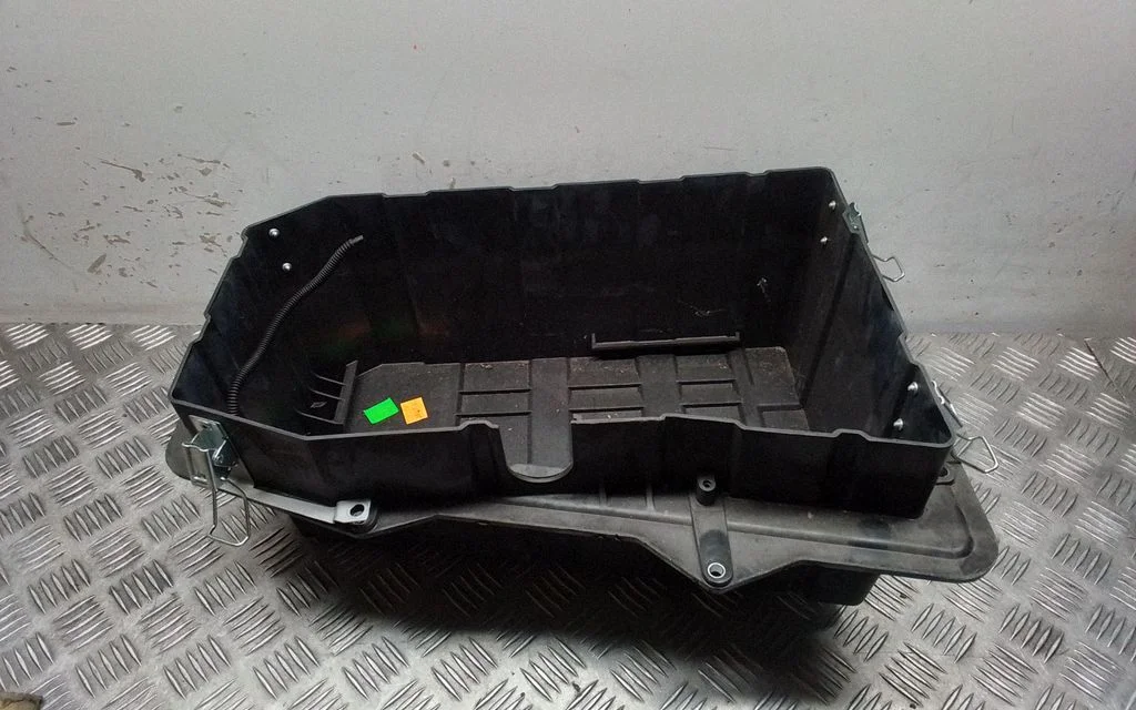 Aku kast – Porsche Cayenne (92A) (2010-2017)