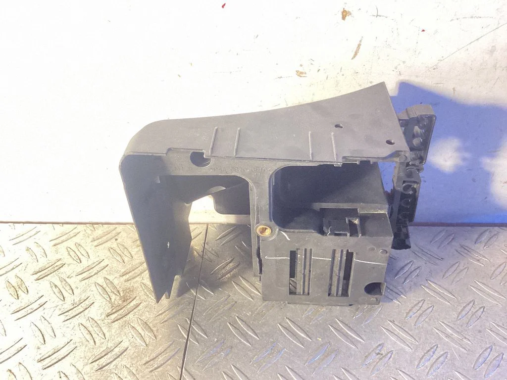 Fuse box cover – Volkswagen Golf Plus (2005-2013)