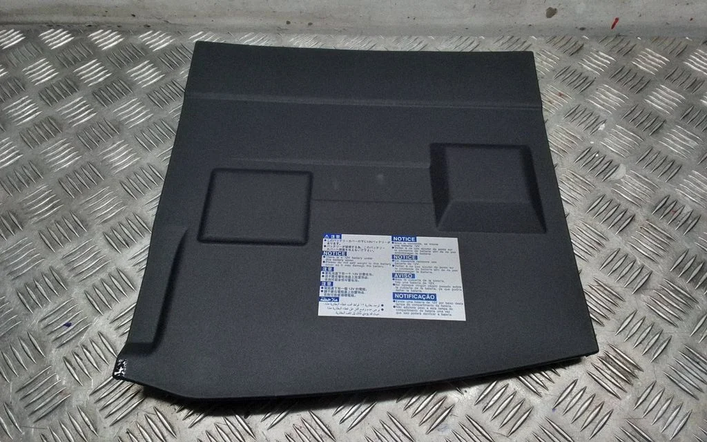 Fuse box cover – Lexus RX 450H (2016-)