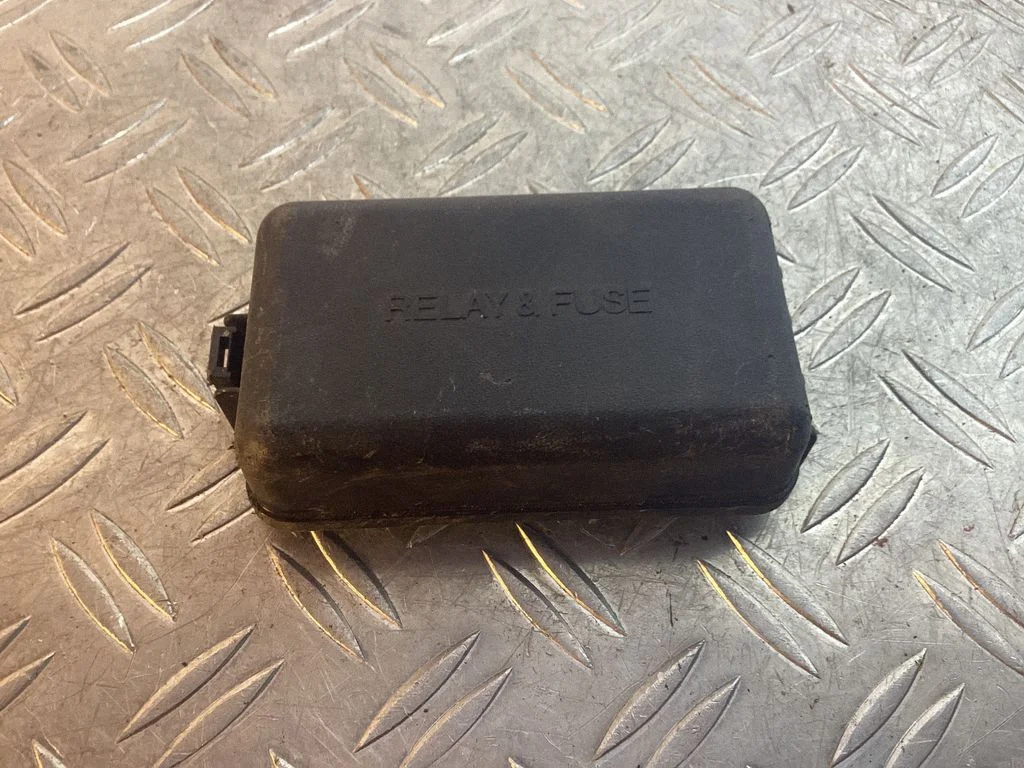 Fuse box cover – Lexus RX III (2008-2015)