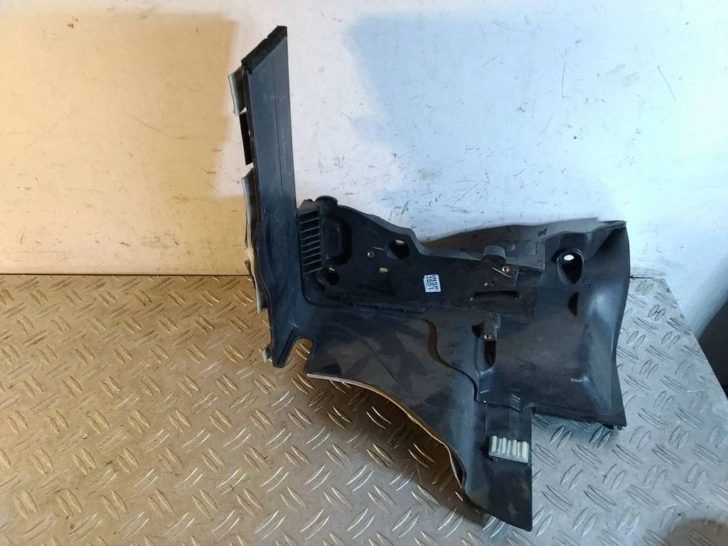 Battery tray – Land Rover Discovery Sport (2014-)