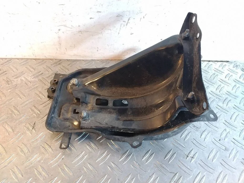 Battery tray – Toyota RAV 4 (XA40) (2012-2018)