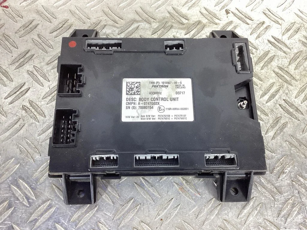 Comfort/convenience module – Tesla Model S (2012-)