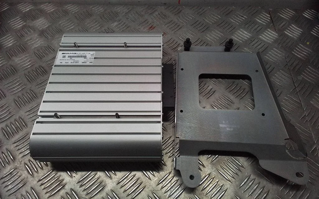 Sound amplifier – Mercedes-Benz S-Class W221 (2005-2013)