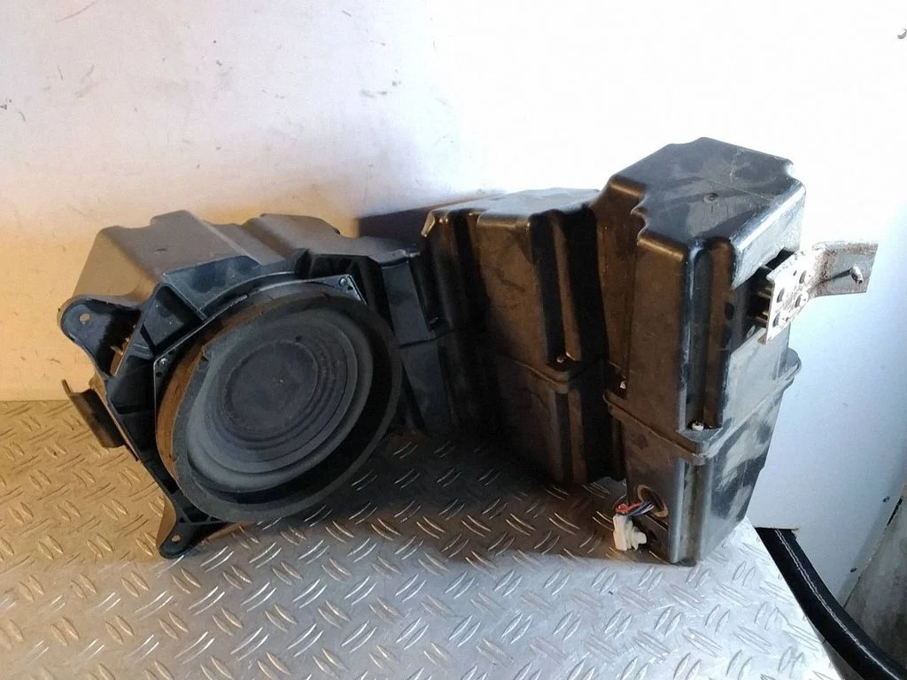Subwoofer speaker – Lexus RX III (2008-2015)