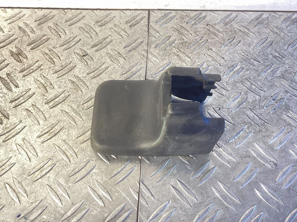 Sliding door rail trim – Toyota Land Cruiser (J150) (2009-)
