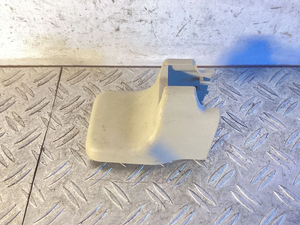 Sliding door rail trim – Toyota Land Cruiser (J150) (2009-)