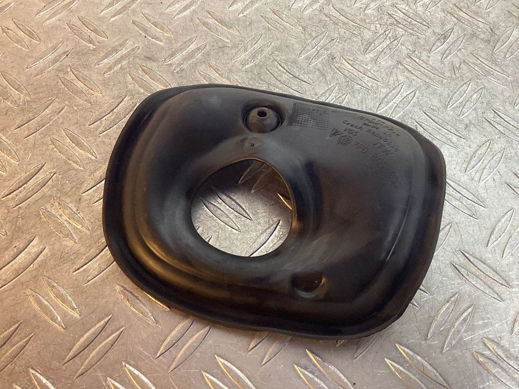 Fuel tank cap trim – Porsche Cayenne (92A) (2010-2017)