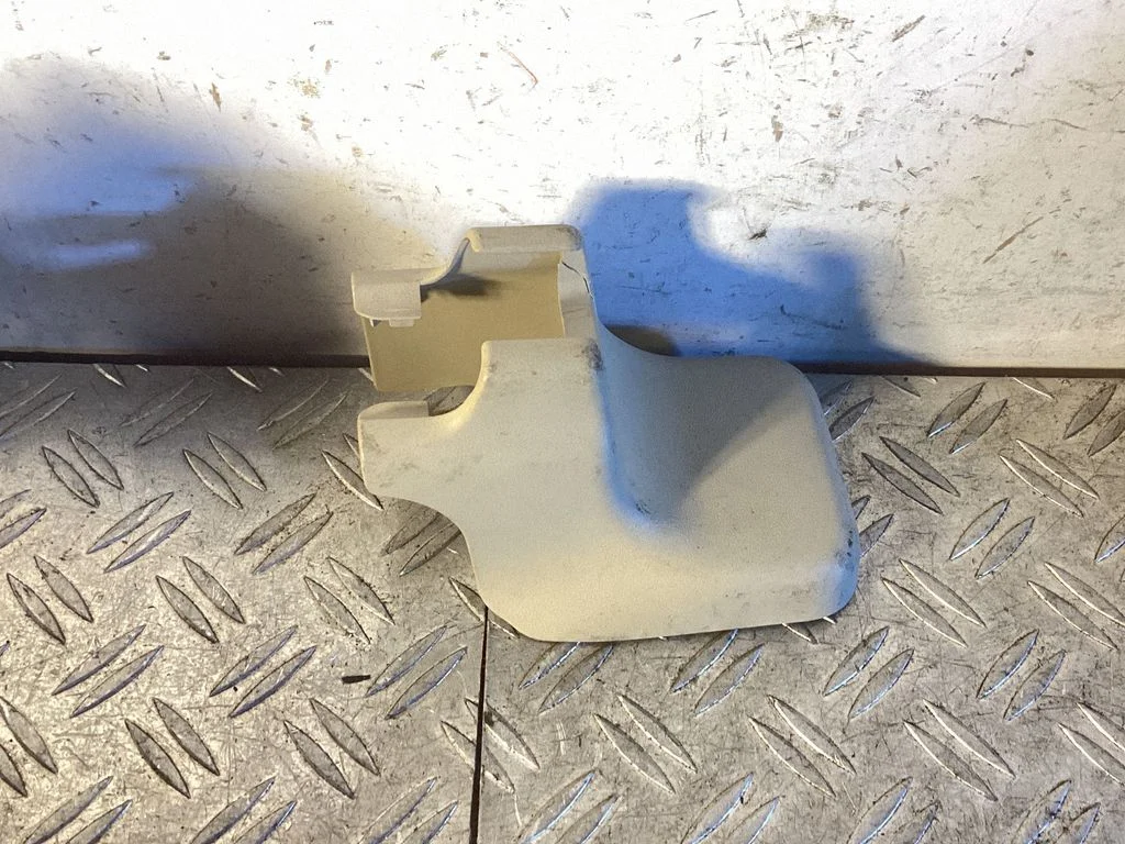 Sliding door rail trim – Toyota Land Cruiser (J150) (2009-)