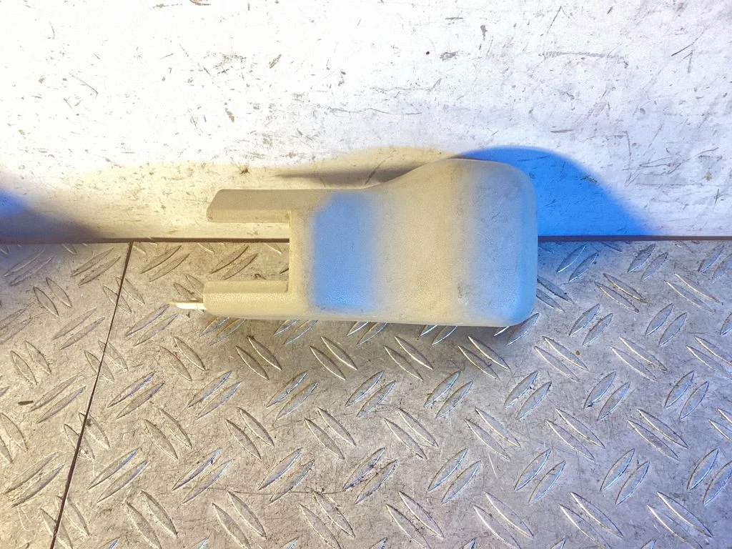 Sliding door rail trim – Toyota Land Cruiser (J150) (2009-)