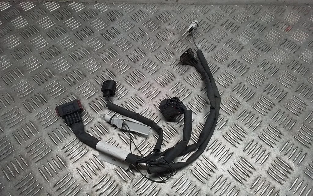 Headlight/headlamp wiring loom/harness 89050063A